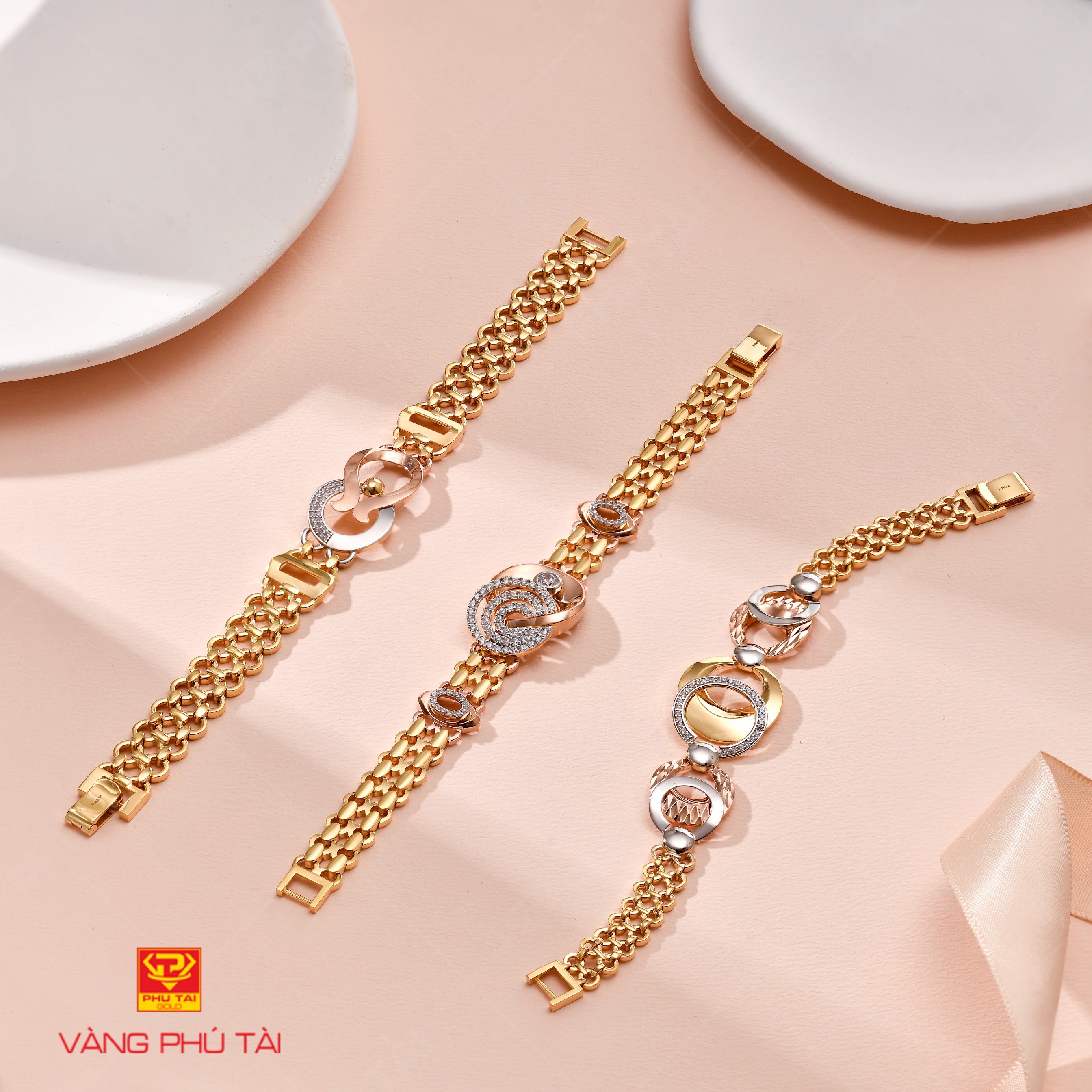 Tin nóng giá vàng sáng 23/10/2025: Giá vàng thế giới giảm phiên thứ hai liên tiếp